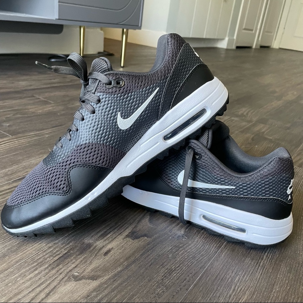 Nike Air Max 1 golf shoe
